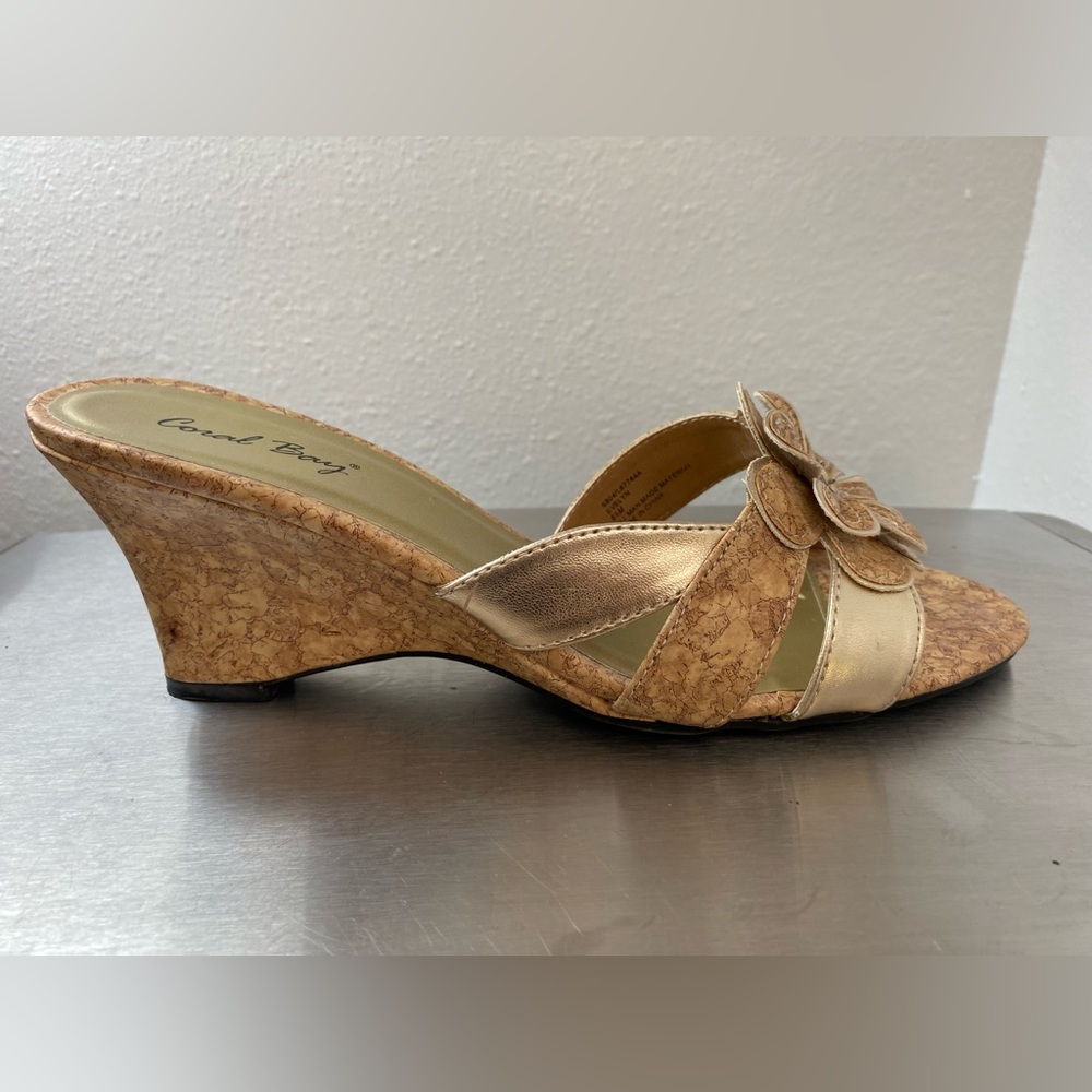 WOMENS CORAL BAY Gold Wedge Sandals - Picture 2 of 15